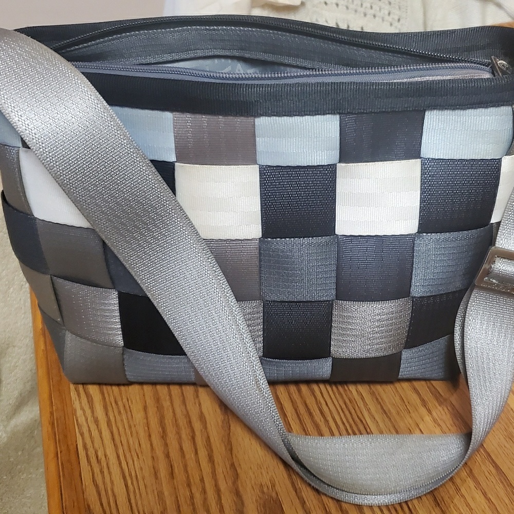 Harvey's Seatbelt Bag